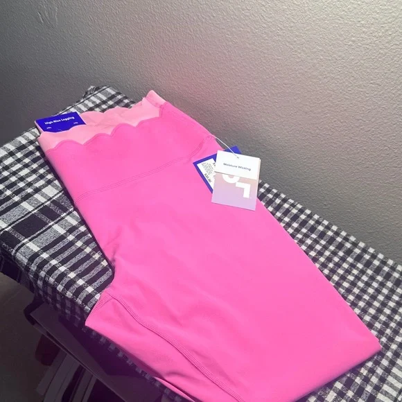 Pink Scalloped Waist Capri Leggings NWT by Joy Lab - Picture 1 of 7
